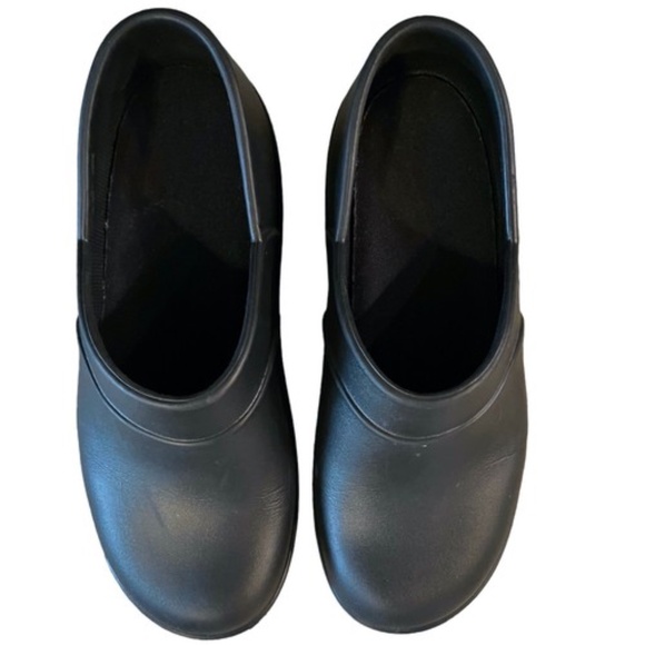 Crocs Womens Black Clogs Size 10 - Picture 3 of 9